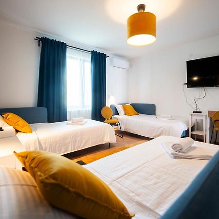 Cozy Nook B&B - Free Private Parking Нови Сад Екстериор снимка