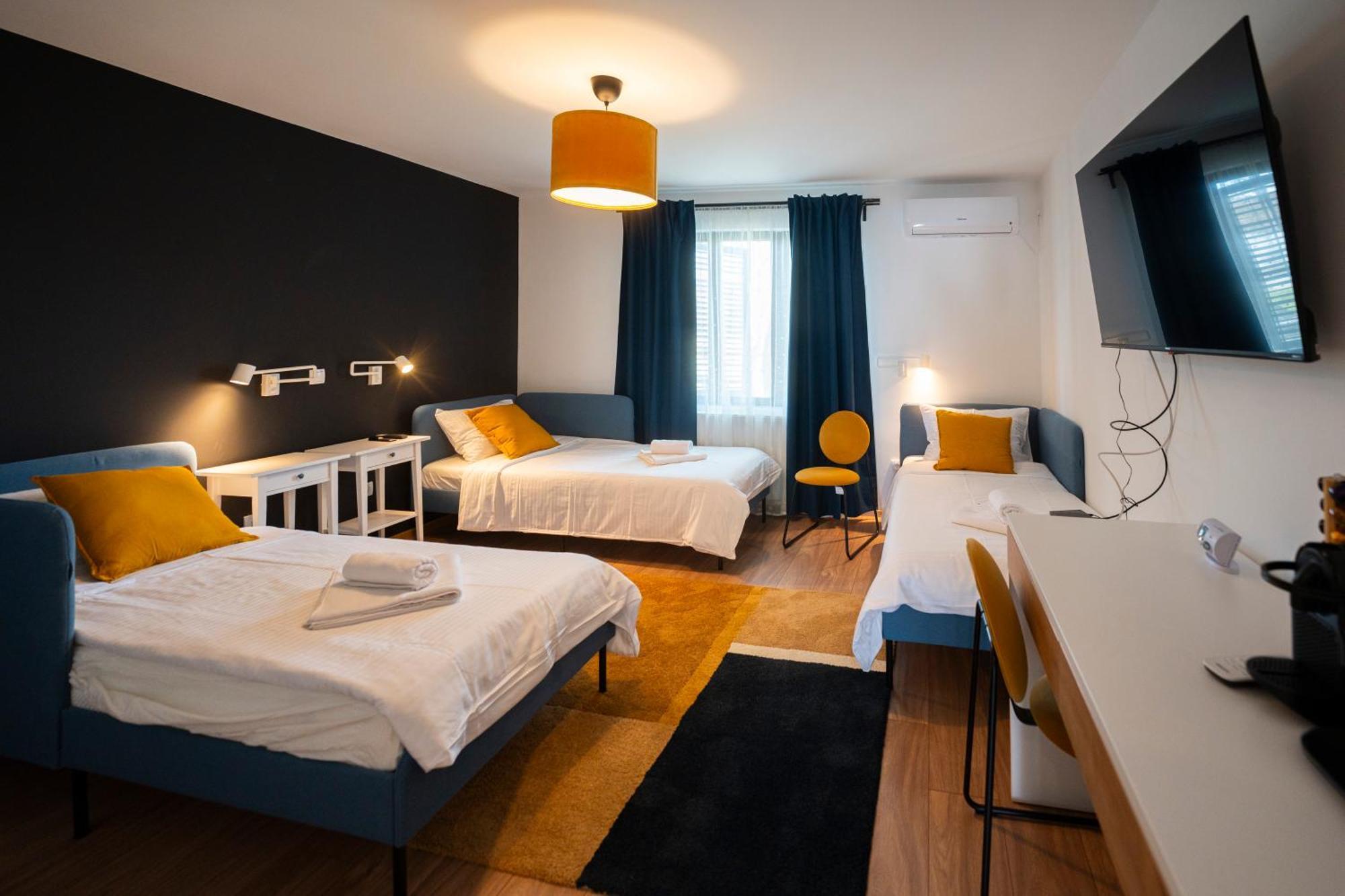 Cozy Nook B&B - Free Private Parking Нови Сад Екстериор снимка