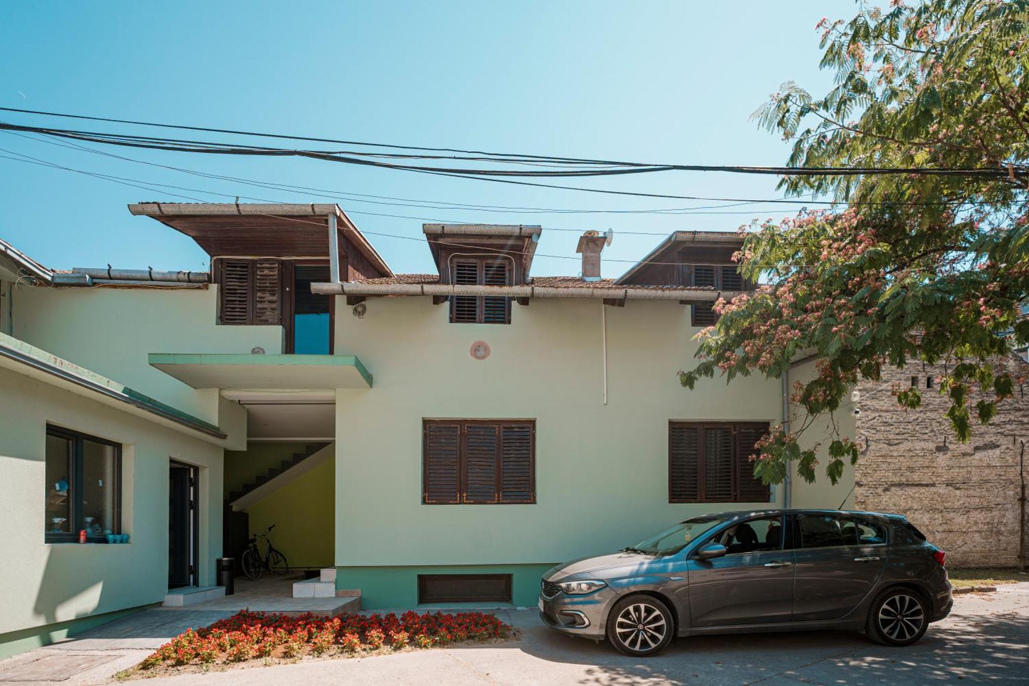Cozy Nook B&B - Free Private Parking Нови Сад Екстериор снимка