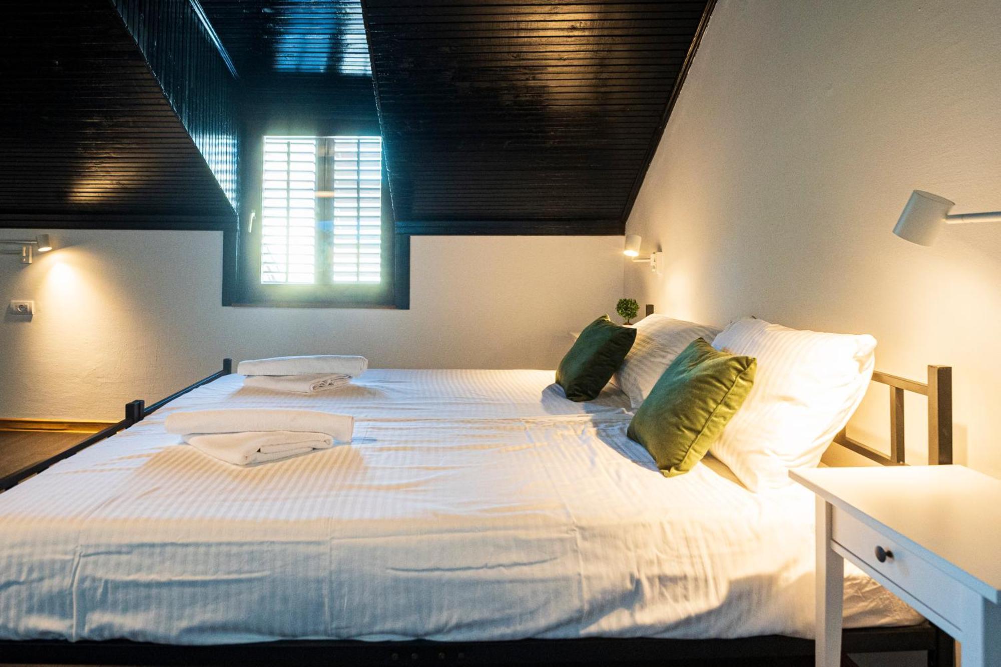 Cozy Nook B&B - Free Private Parking Нови Сад Екстериор снимка